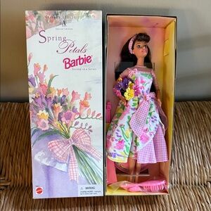 Spring Petals Barbie Doll Brunette Avon Exclusive Special Edition 1996 Matel